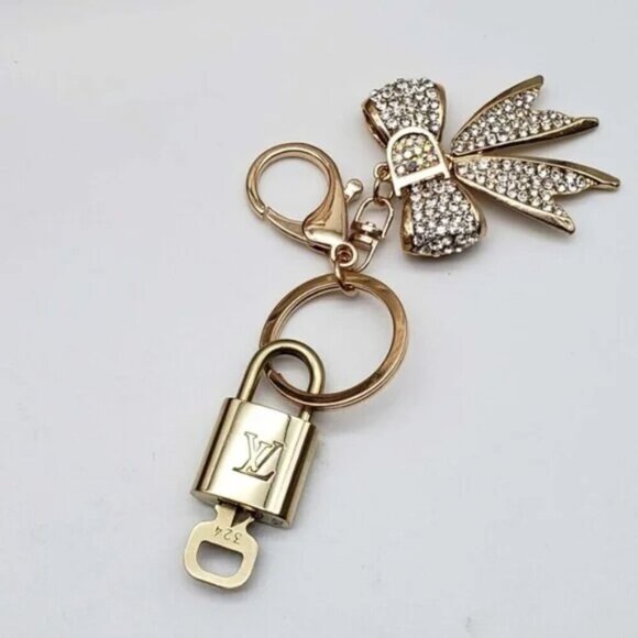 100% Auth Louis Vuitton Lock & Key with unbranded Bagcharm, Keycharm, Keychain - Picture 4 of 7